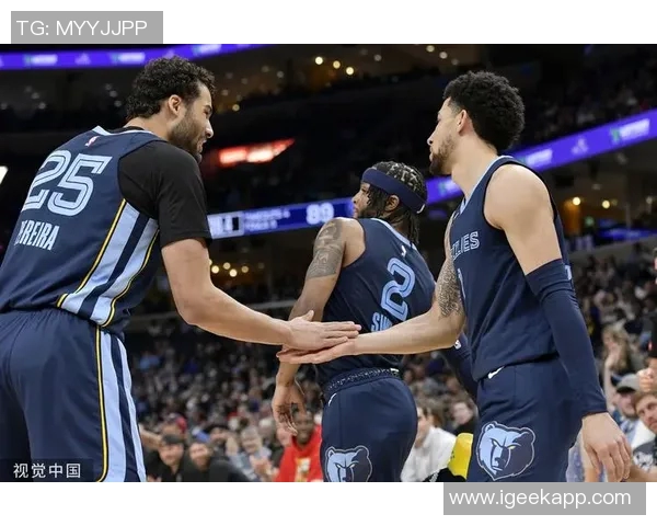 爵士队主场大胜灰熊，信心大增